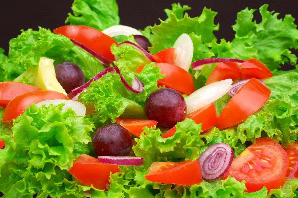 3 Ensaladas bajas en calorías para bajar de peso - La Guía de las Vitaminas