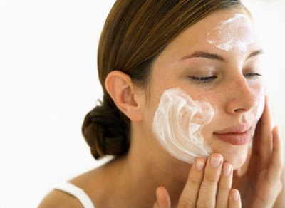6 cremas caseras para eliminar las manchas de la cara rápidamente