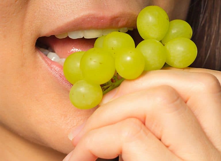8 beneficios de las uvas verdes y porque debes comerlas todas las semanas